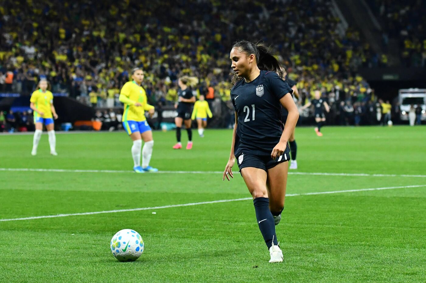 Alyssa Thompson: "Jogar no Brasil antes da Copa do Mundo foi muito legal"