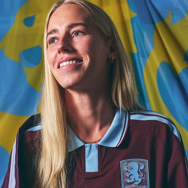 Amalie Vangsgaard fez dois gols no 4 a 1 que levou a Dinamarca à Copa de 2027