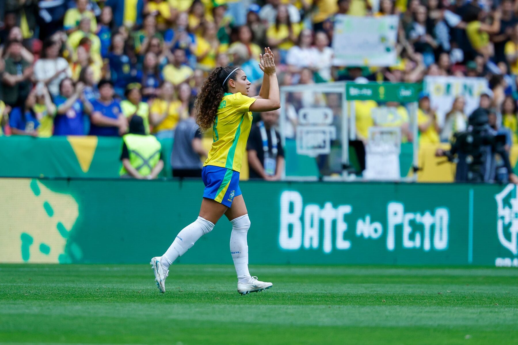 Angelina marcou o terceiro gol