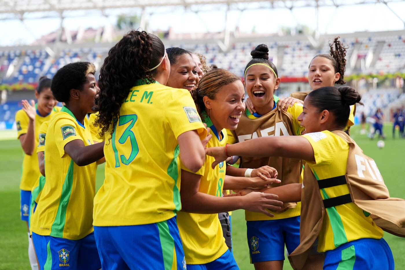 Brasil e Canadá, pela Copa do Mundo Feminina Sub-20 de 2026.