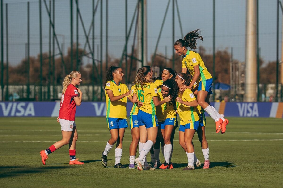 Brasil vence a Noruega na última rodada da fase de grupos da Copa do Mundo Feminina Sub-17, no Marrocos