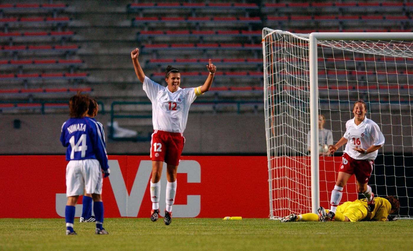 Christine Sinclair, em 2002.