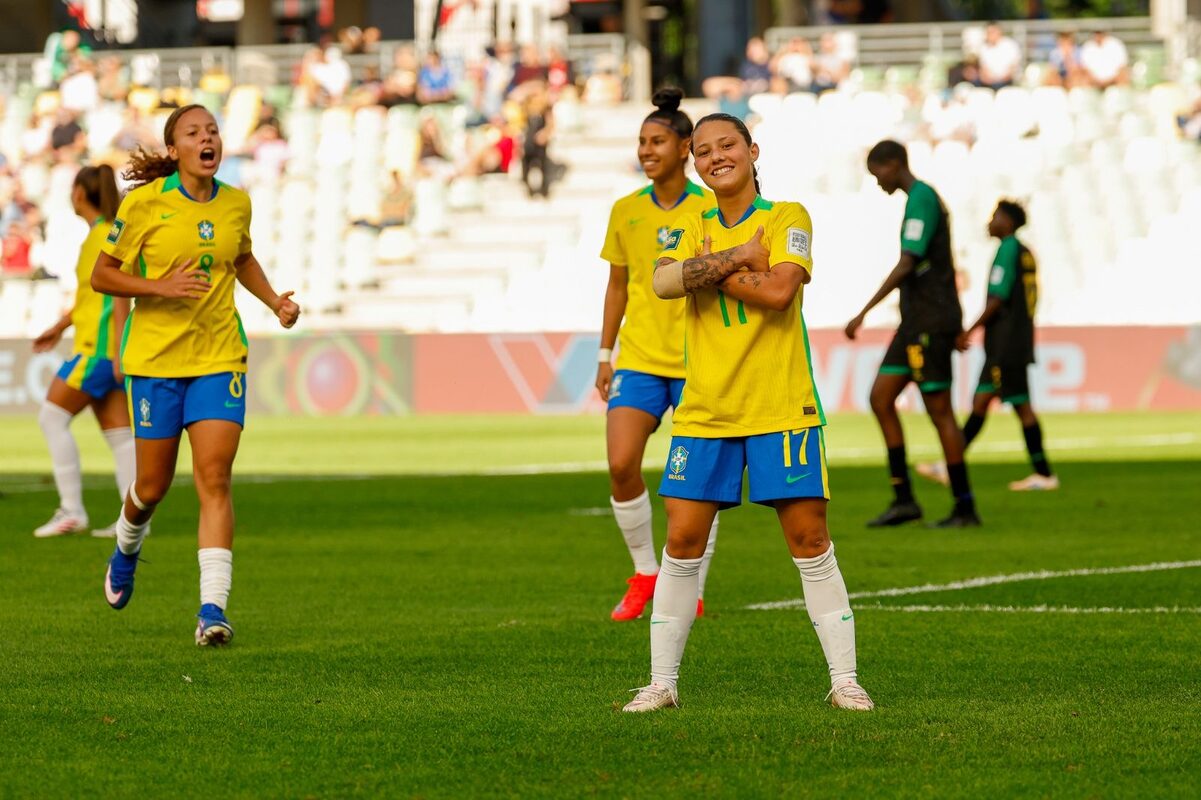 Evelin marca dois gols na estreia do Brasil na Copa do Mundo Sub-20 na Polônia