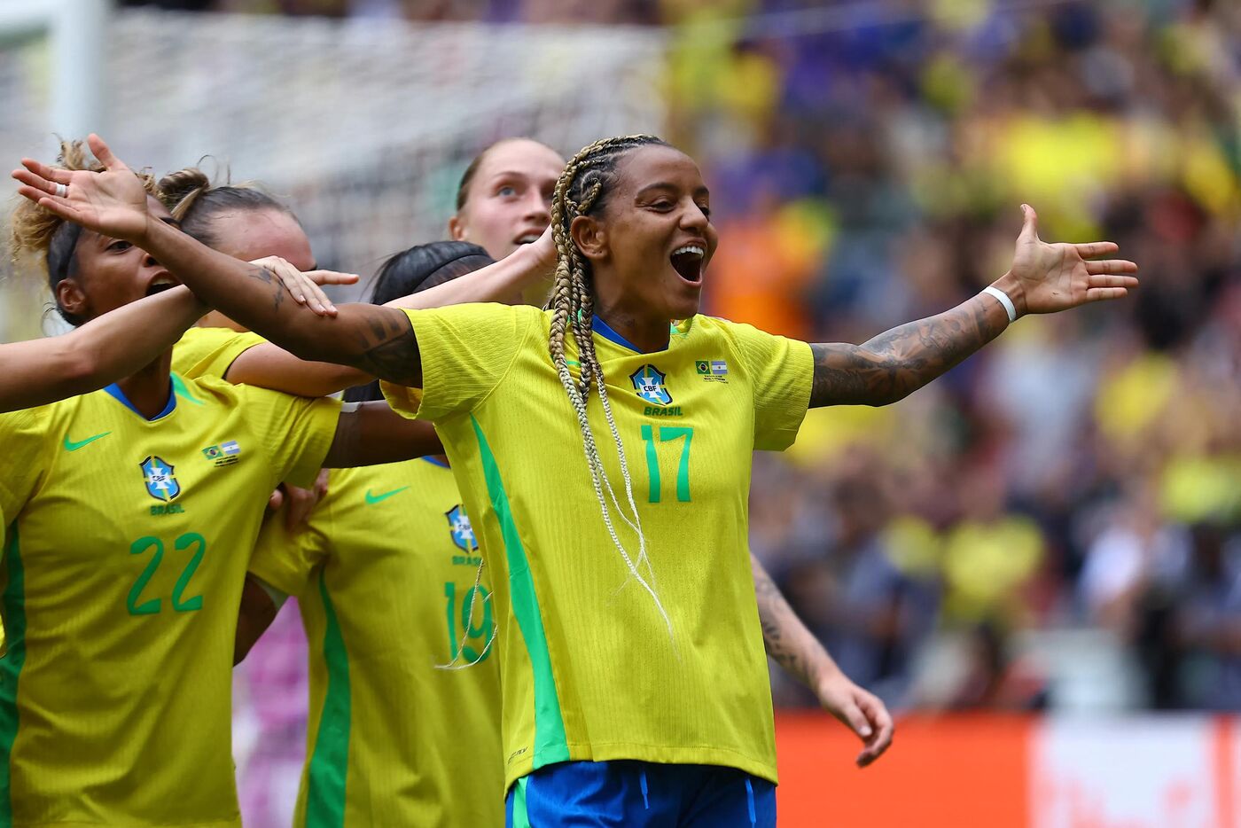 Brasil vence Argentina com golaços em amistoso no Beira-Rio