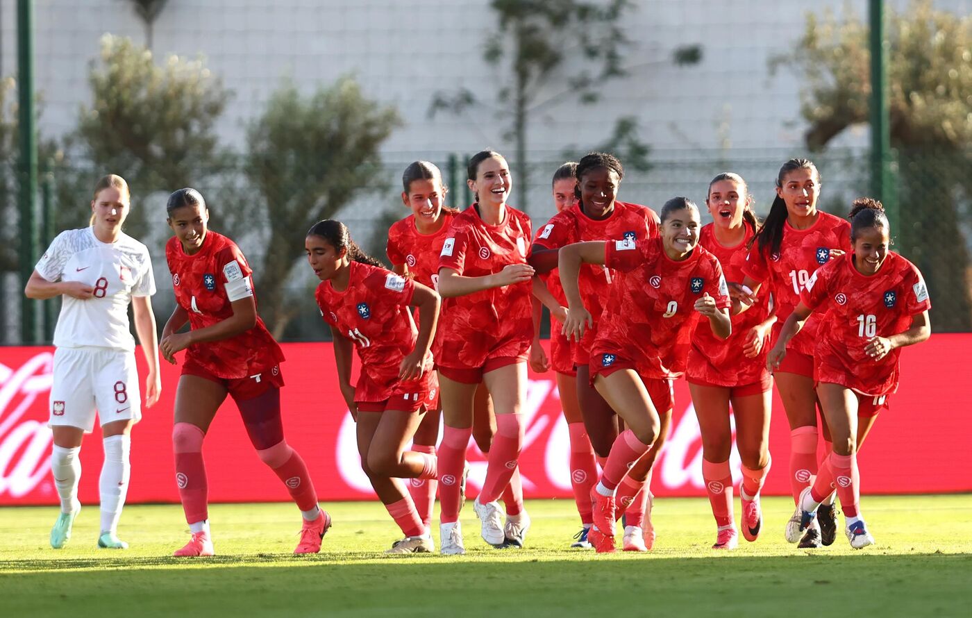 Polônia comemora, na Copa do Mundo Feminina da FIFA.