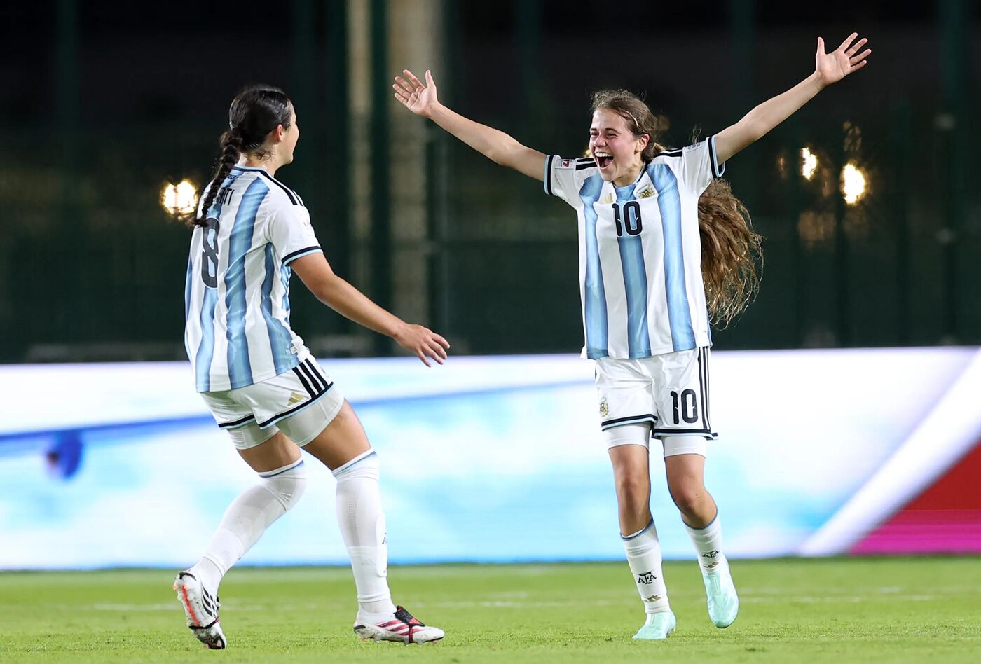 Argentina comemora, contra Marrocos.