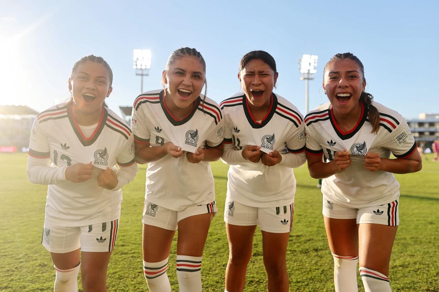 México avança e marca encontro com a Nigéria