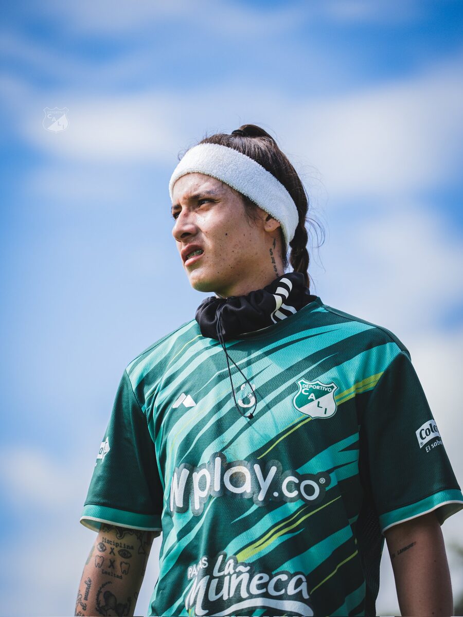 A atacante colombiana Íngrid Guerra foca as atenções durante sessão de treinamento do Deportivo Cali.