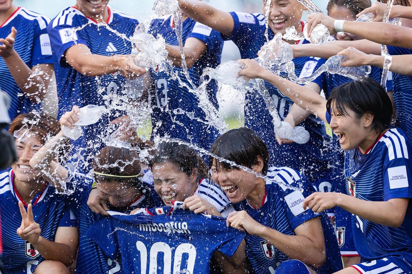 Japão, na Copa do Mundo Feminina da FIFA, em 2027.