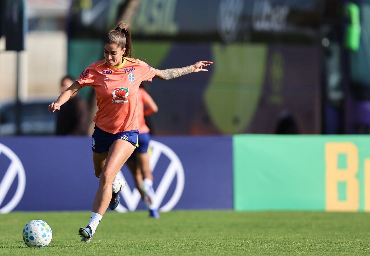 Jheniffer durante treino da Seleção Brasileira Feminina em Toluca, no México.