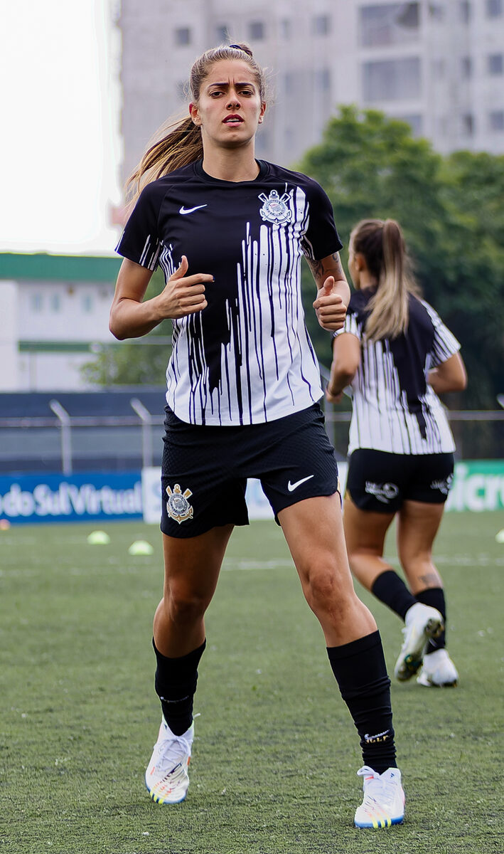 Jheniffer pelo Corinthians contra o São Bernardo, na Copa Paulista, em novembro de 2022.