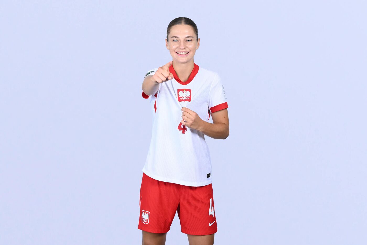 Magda Piekarska, da seleção Sub-20 da Polônia, posa para retrato.