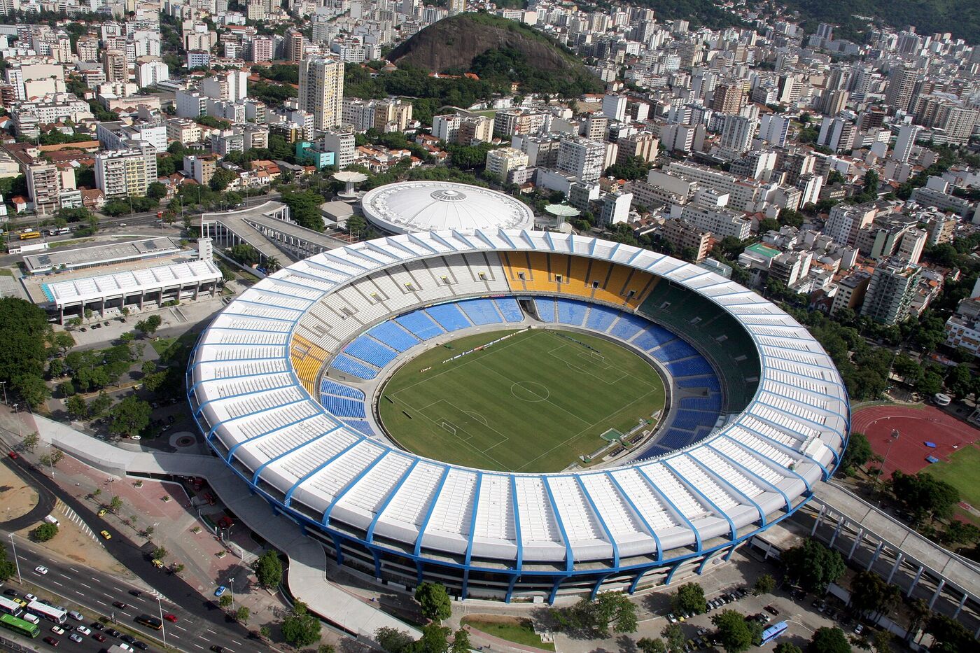 O Maracanã, palco da abertura e da final