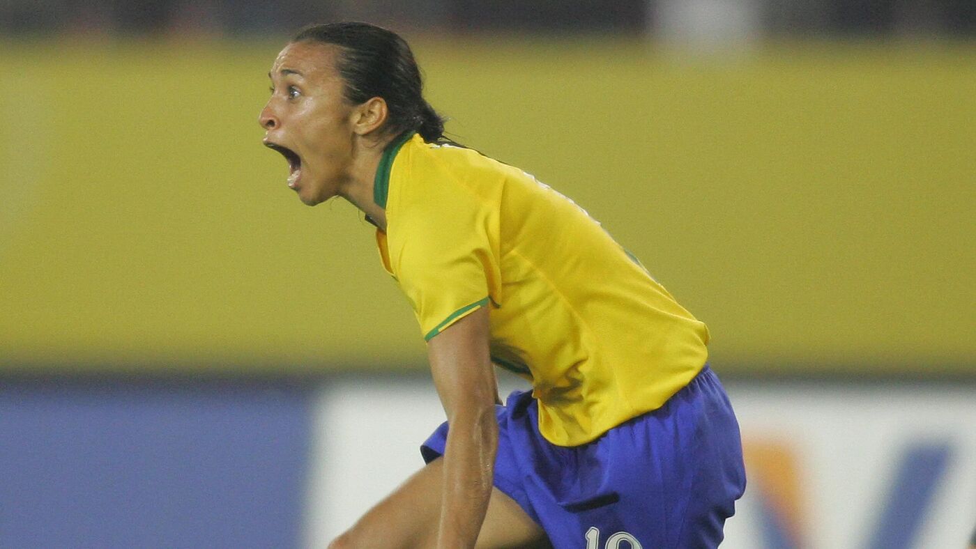 Marta comemora gol da Seleção Brasileira na vitória por 4 a 0 contra os Estados Unidos na semifinal da Copa do Mundo Feminina, na China, em 2007.