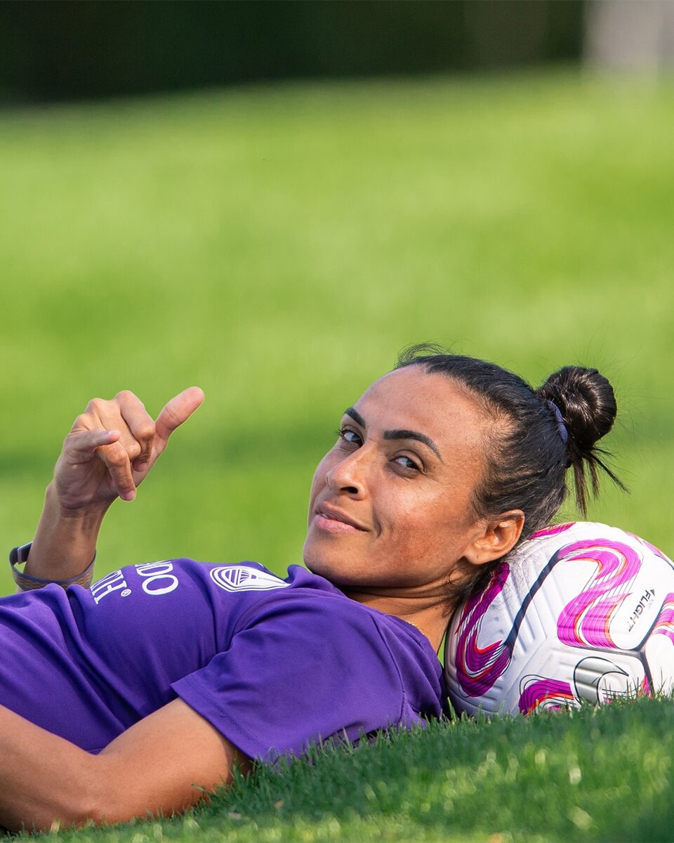 Marta em ação nos treinos e partidas do Orlando Pride, equipe da Flórida que disputa a liga norte-americana.