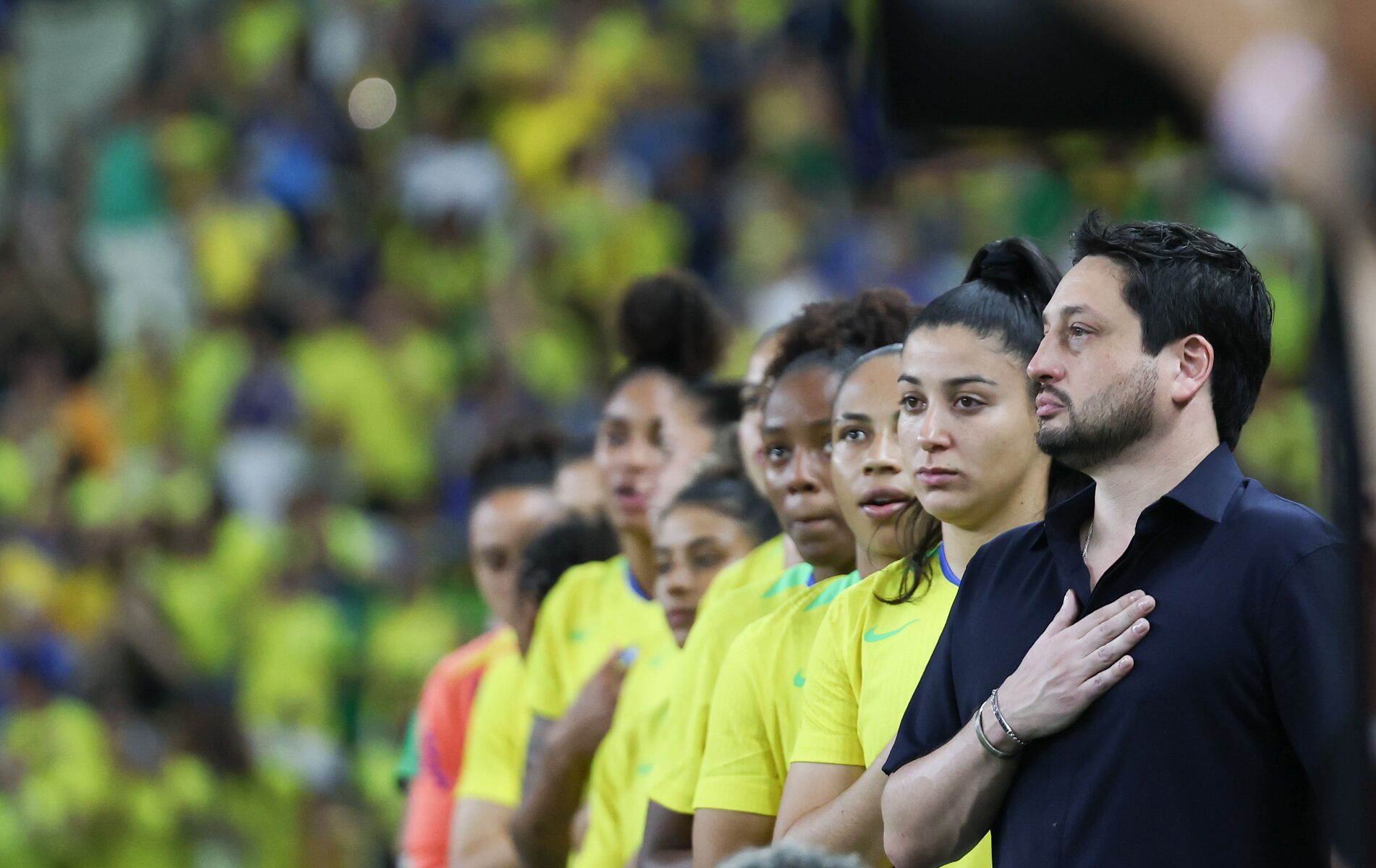 Técnico Arthur Elias e elenco no amistoso contra os Estados Unidos, na Arena Castelão, em Fortaleza