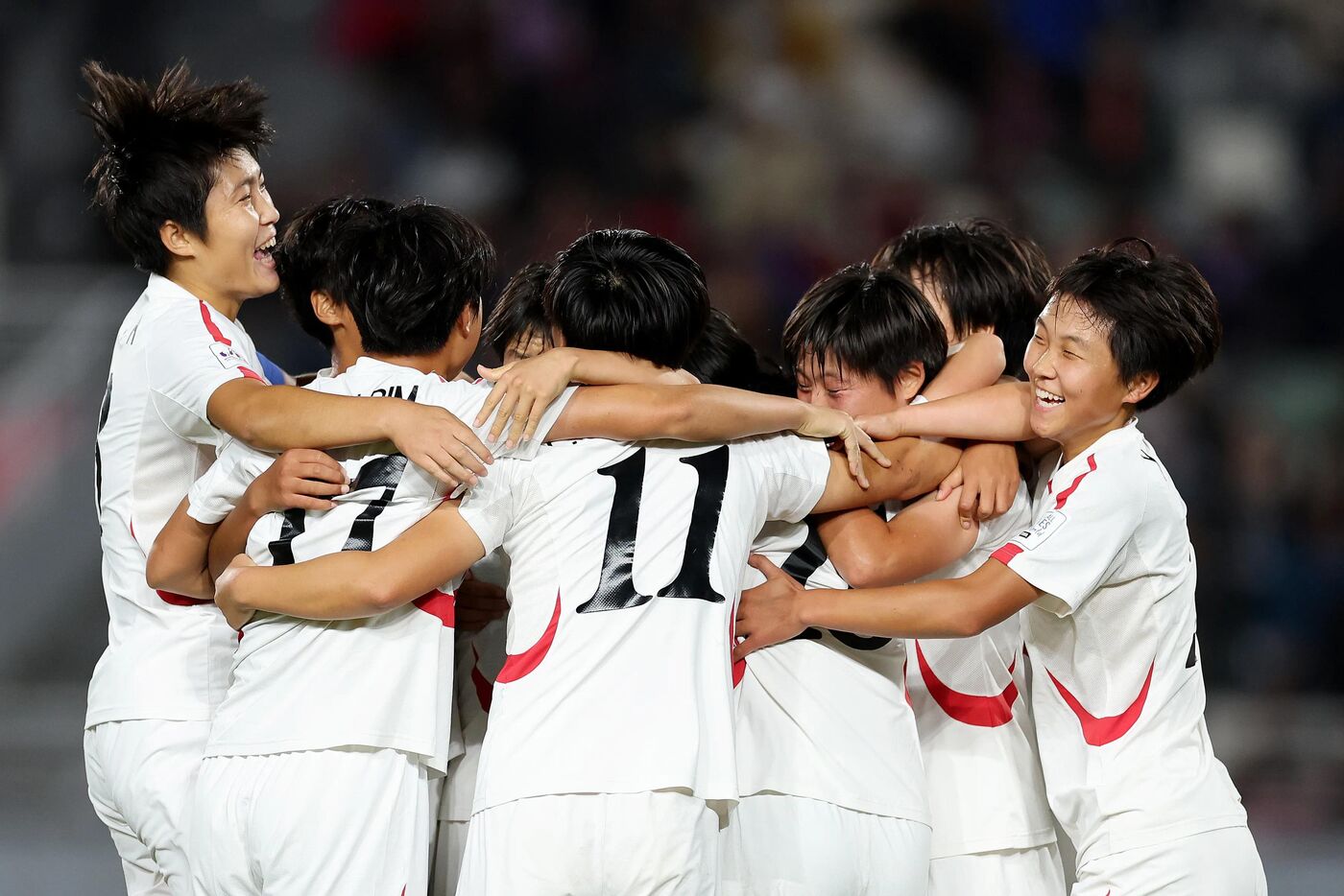Won Sim-kim comemora o primeiro gol da seleção Sub-17 da Coreia do Norte.