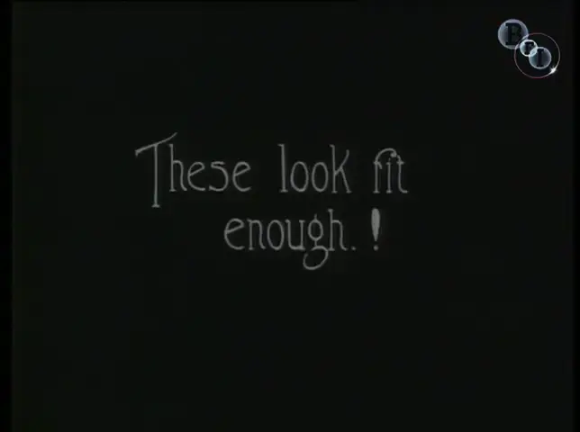 Jogadoras em exercício no campo, no filme Quite Unfit for Females (1921), preservado pelo BFI National Archive.