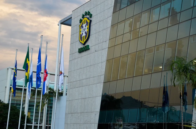 A fachada da sede da Confederação Brasileira de Futebol, na Barra da Tijuca, Rio de Janeiro