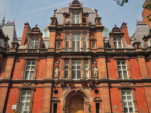 Caxton Hall, em Londres, onde se realizou a reunião de fundação da WFA em 1969. Fotografia de junho de 2018.