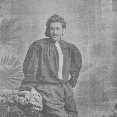 Nettie Honeyball em traje de futebol, The Sketch, fevereiro de 1895