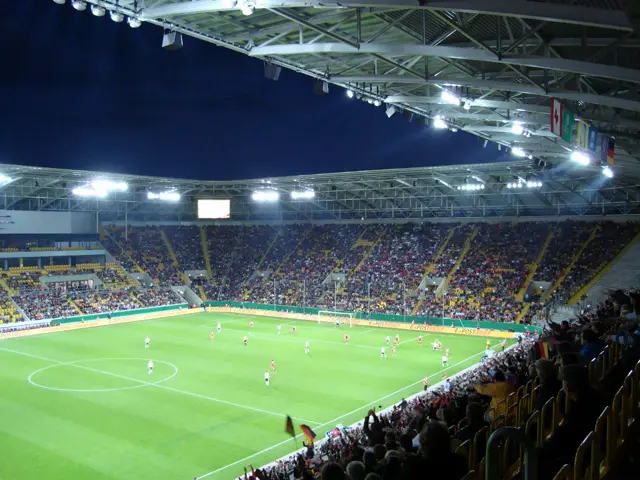Estádio de Dresden, palco das quartas de final de 2011. A fotografia registra Alemanha x Canadá em setembro de 2010, não a partida entre Brasil e Estados Unidos.